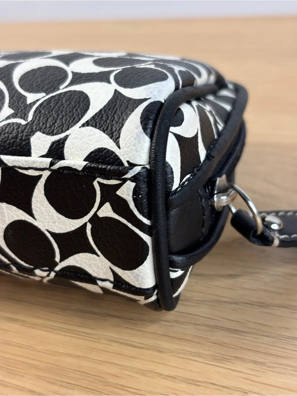 Y2K Coach Chelsea Heritage Stripe Coated Canvas Cosmetic Case Black/White